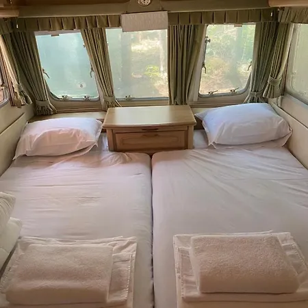 Forest Beach Caravan Camping Chernomorets