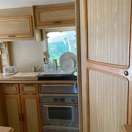 Forest Beach Caravan Camping Chernomorets